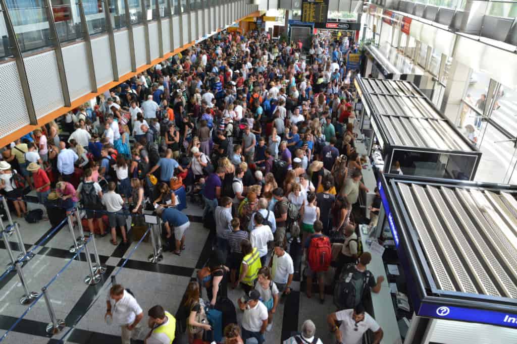 big queue at airport 